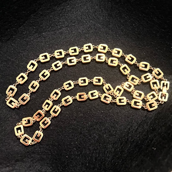 Givenchy Necklace - Picture 2 of 4